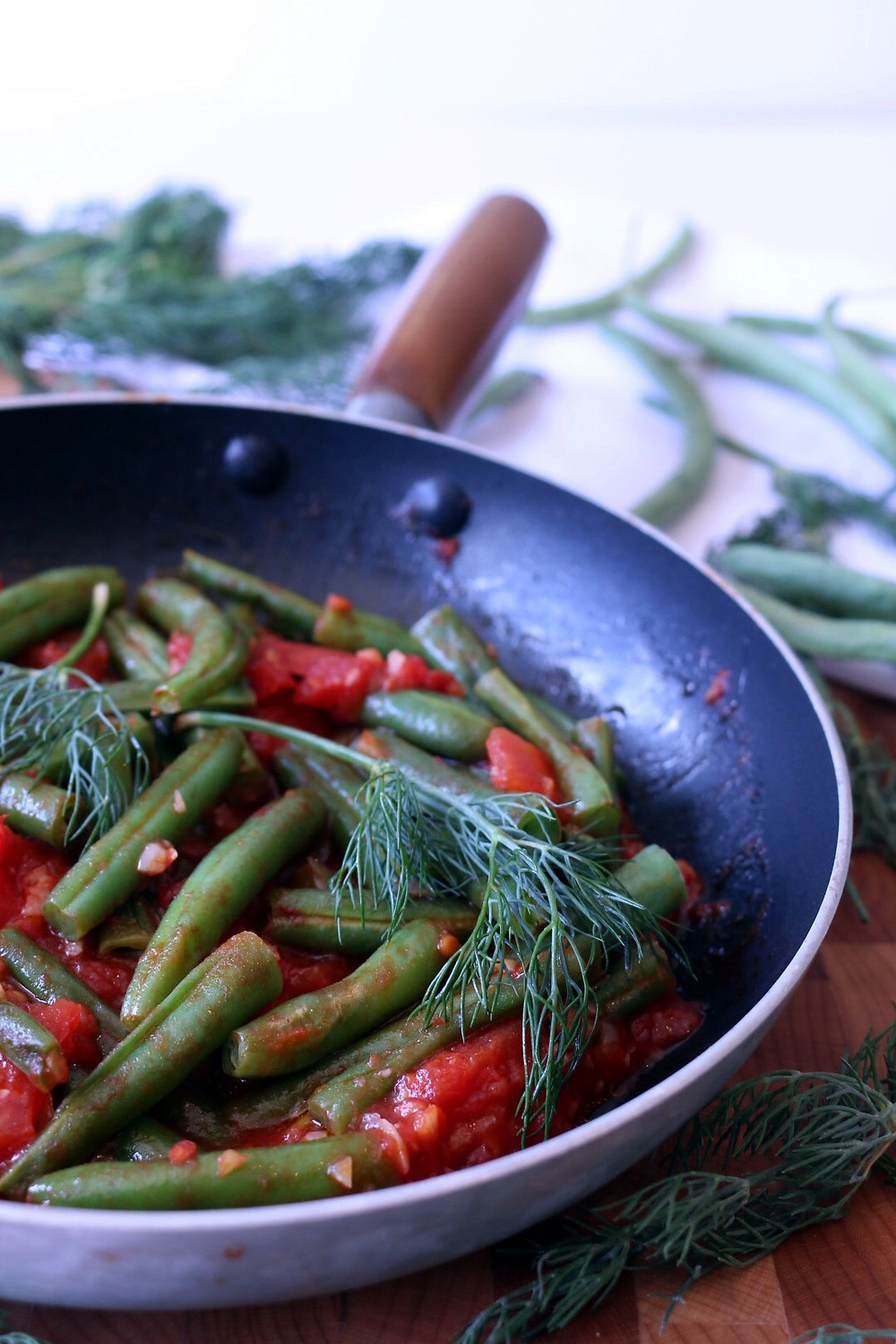 Green Beans with Tomato Sauce and Fresh Dill