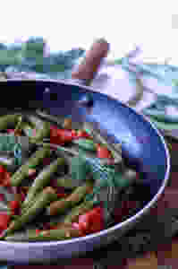 Green Beans with Tomato Sauce and Fresh Dill