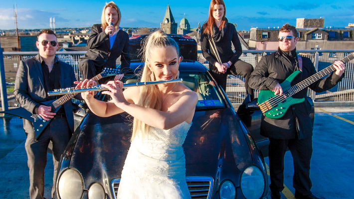 Let Me Entertain You with ODDITY and Love Shack