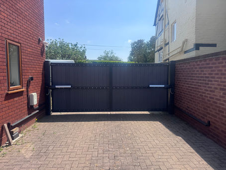 Home Buyer’s & Seller’s Guide to Electric Gates