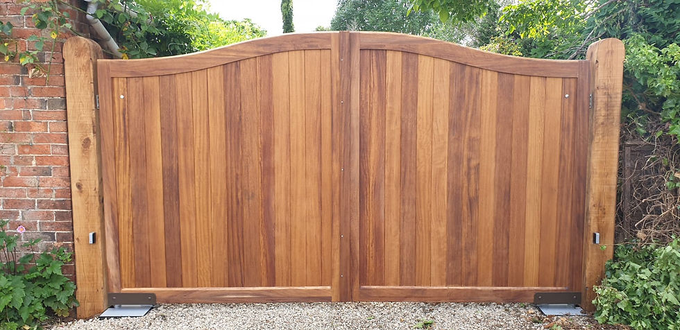 IROKO curved electric gates