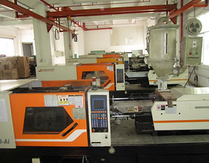Injection mold production line.jpg