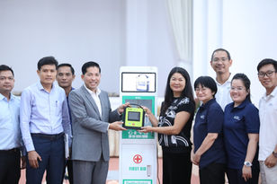 Vivest Powerbeat X3 AED Donation to CDC Cambodia
