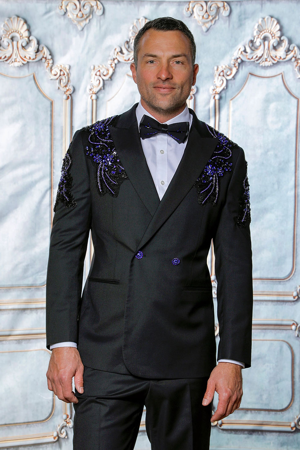 Thumbnail: GQ300 MANZINI 2-Piece Slim-Fit Mens Rhinestone Pattern Double Breast Tuxedo Suit