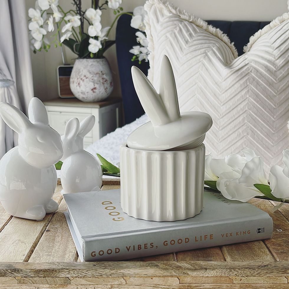 Thumbnail: White Bunny Ears Storage Pot