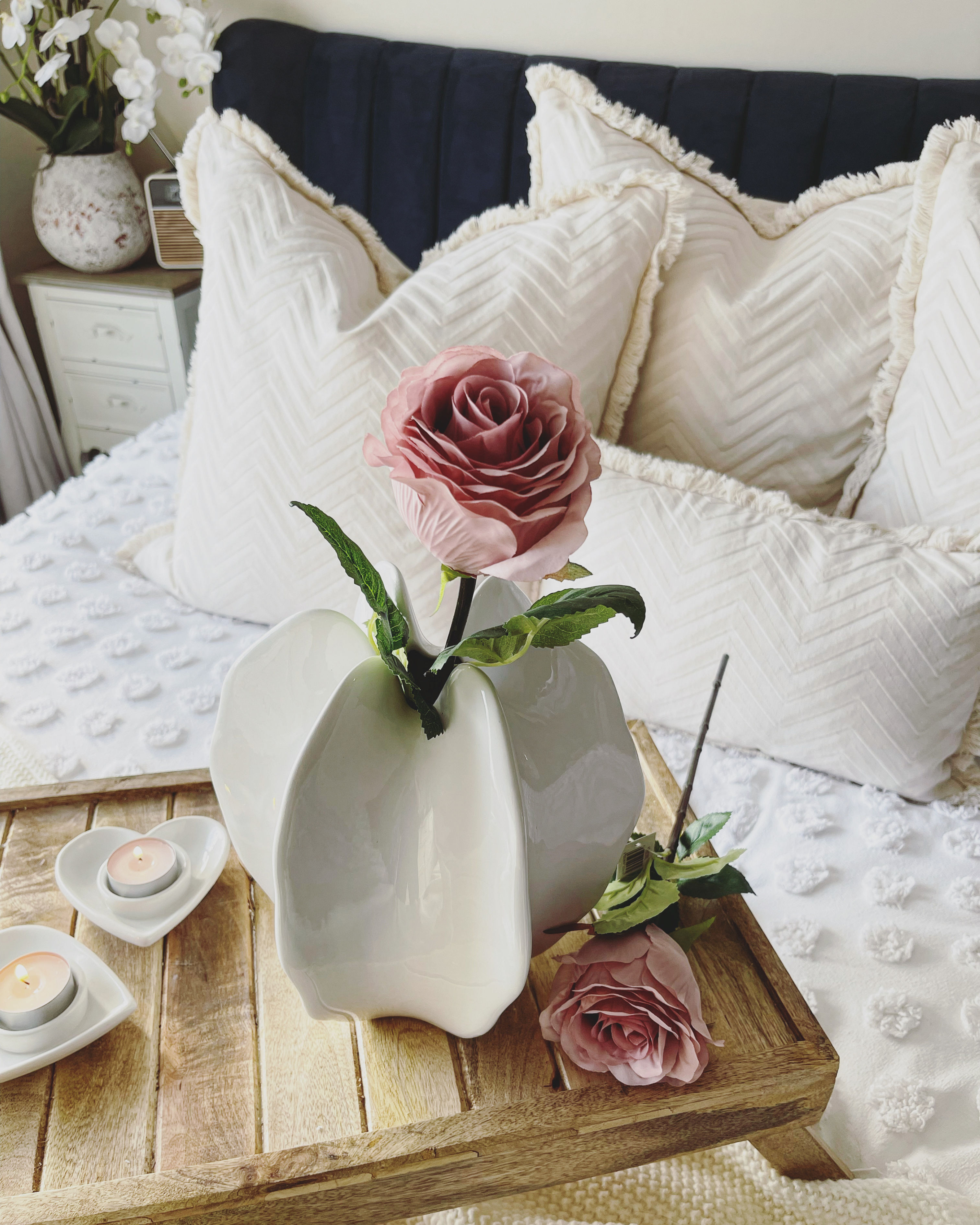 Romantic Pink Lila bud Rose 