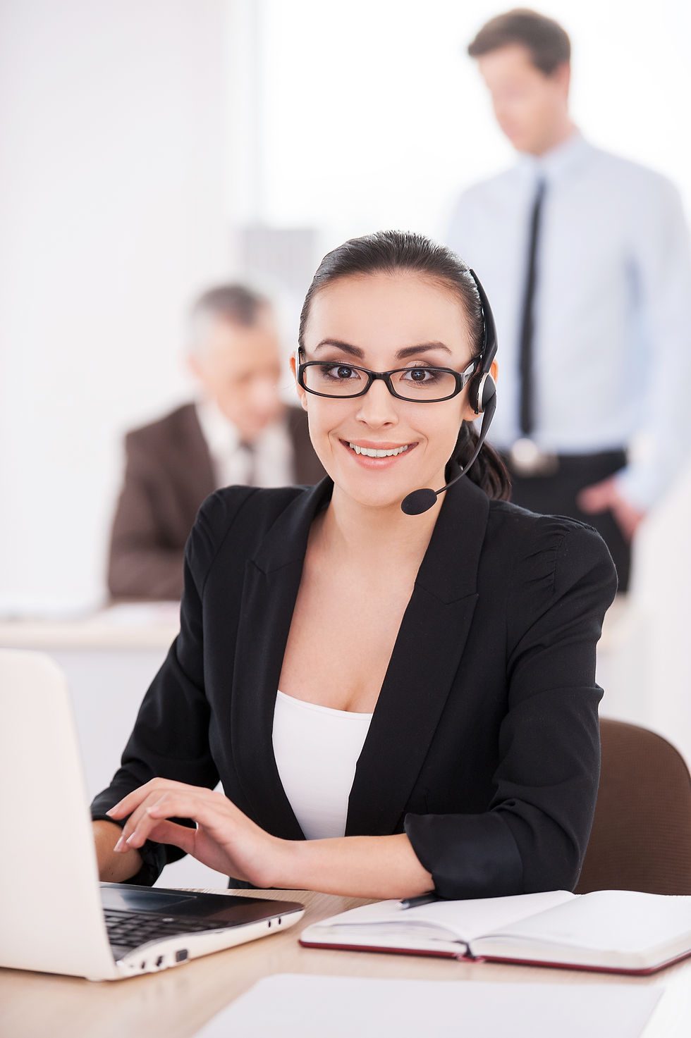 vecteezy_customer-service-representative-at-work-attractive-young_13486135.JPG