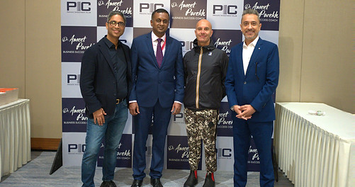 Book Moment with Capt. Preetham Madhukar, Robin Sharma, Sunil Tulsiani, Ameet Parekh at Indian Wealth Summit, Mumbai