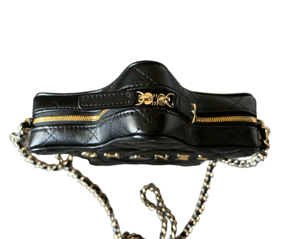 Thumbnail: Chanel walk of fame star bag black