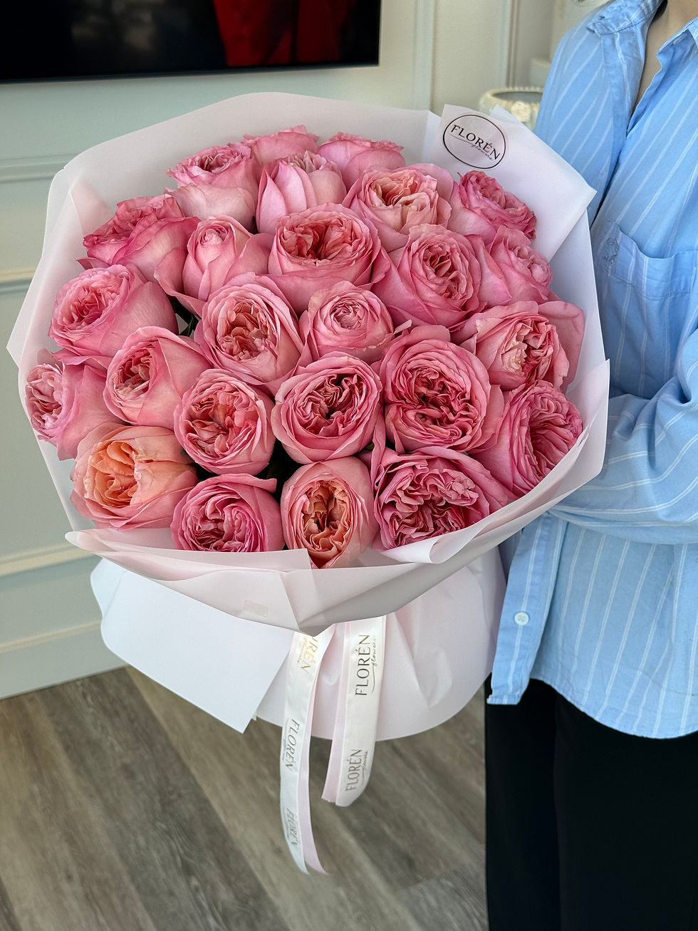 Thumbnail: Bouquet “Warm Embrace”- Pink garden roses 