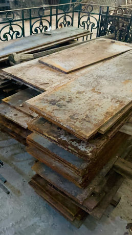 Materiales de demolición, maquinaria pesada, excavadoras, martillos neumáticos, cizallas hidráulicas, equipos de demolición, trituradoras de concreto, desmantelamiento, reciclaje de escombros, separación de materiales, manejo de residuos, seguridad en demolición, control de polvo, herramientas de corte, equipos de impacto, desmontaje estructural, reciclaje de materiales, gestión de escombros, maquinaria de construcción, remoción de estructuras, demolición controlada, reciclaje de metal, desecho de materiales, operación de grúas, sistemas de demolición, maquinaria de desmantelamiento, tecnología de demolición, residuos de construcción, equipos de protección personal, procesos de demolición.