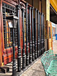 Faroles antiguos, columnas de hierro, restauración de faroles, iluminación decorativa, columnas ornamentales, faroles de hierro fundido, postes de iluminación, restauración de columnas, iluminación exterior, faroles de estilo clásico, columnas de mármol, restauración de metal, faroles de época, columnas de piedra, diseño de iluminación, postes de faroles, restauración arquitectónica, faroles artesanales, columnas talladas, diseño de exteriores, faroles de jardín, columnas de hierro forjado, reparación de faroles, restauración de columnas antiguas, iluminación urbana, columnas de estilo antiguo, restauración de luminarias, faroles decorativos, mantenimiento de columnas, diseño de iluminación histórica.