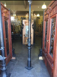 Faroles antiguos, columnas de hierro, restauración de faroles, iluminación decorativa, columnas ornamentales, faroles de hierro fundido, postes de iluminación, restauración de columnas, iluminación exterior, faroles de estilo clásico, columnas de mármol, restauración de metal, faroles de época, columnas de piedra, diseño de iluminación, postes de faroles, restauración arquitectónica, faroles artesanales, columnas talladas, diseño de exteriores, faroles de jardín, columnas de hierro forjado, reparación de faroles, restauración de columnas antiguas, iluminación urbana, columnas de estilo antiguo, restauración de luminarias, faroles decorativos, mantenimiento de columnas, diseño de iluminación histórica.