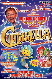 Duncan Norvelle panto.jpg