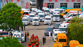 Ang mga rescuers sa site ng pagsabog sanhi ng gas explosion sa Liushenyu coal mine sa Qinyuan county sa probinsya ng Shanxi sa China nitong Saturday -  Cnsphoto  via Reuters