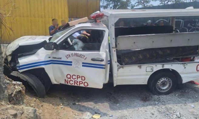 Mobile ng PNP sumalpok sa poste - PNP