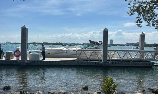 Bangka sumabog, mga sakay tumilapon