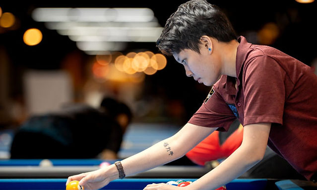 Dominanteng 7-4 na panalo ang inirehistro ni "The Flash" Centeno kay Sasha na naging daan naman ng pagkuha ng una ng kanyang upuan sa pangkampeonatong duwelo sa larangan ng women's 10-ball.
