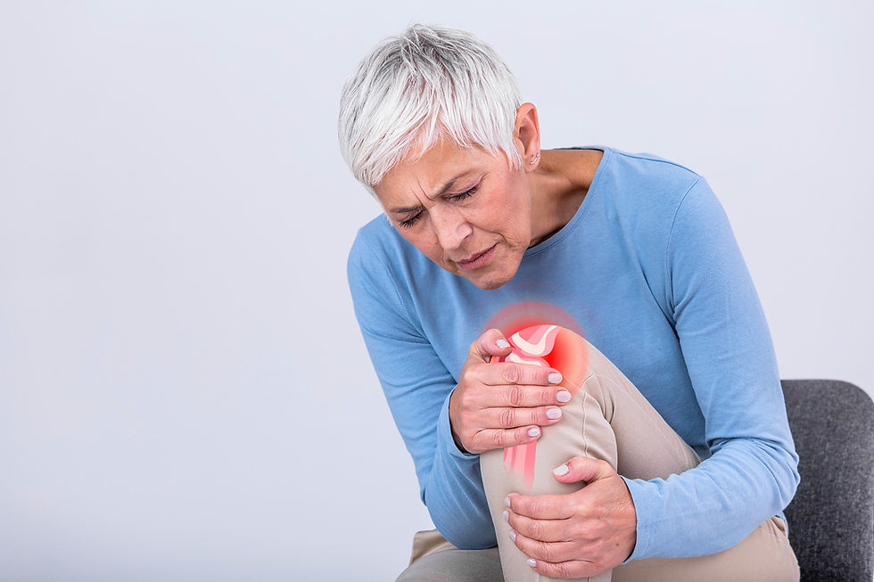Senior woman experiencing joint pain in her knee, highlighting the need for mobile physiotherapy in Vancouver to improve joint movement and reduce fall risk through targeted in-home physiotherapy.