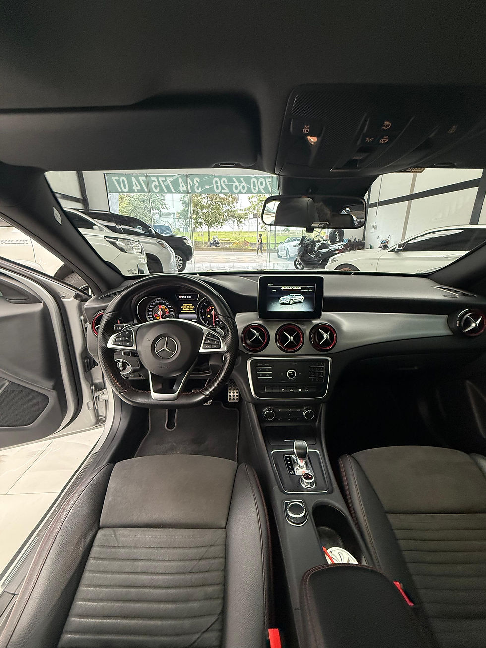 Miniatura: MERCEDES BENZ GLA45 AMG 2017