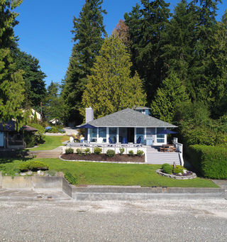 Lemolo Point Cottage Beach