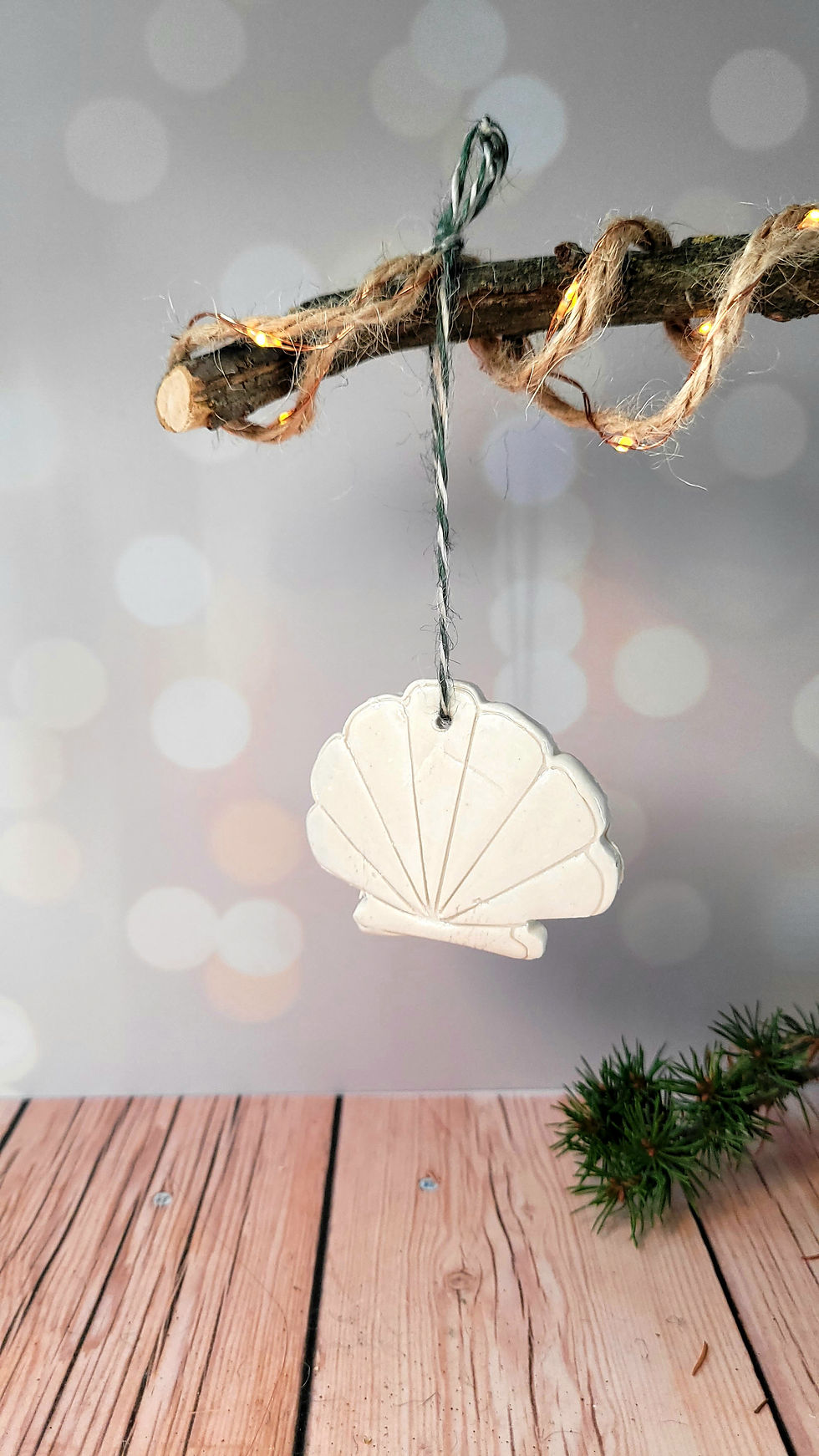 Miniature : Suspensions de Noël en céramique blanche – thème les insolites