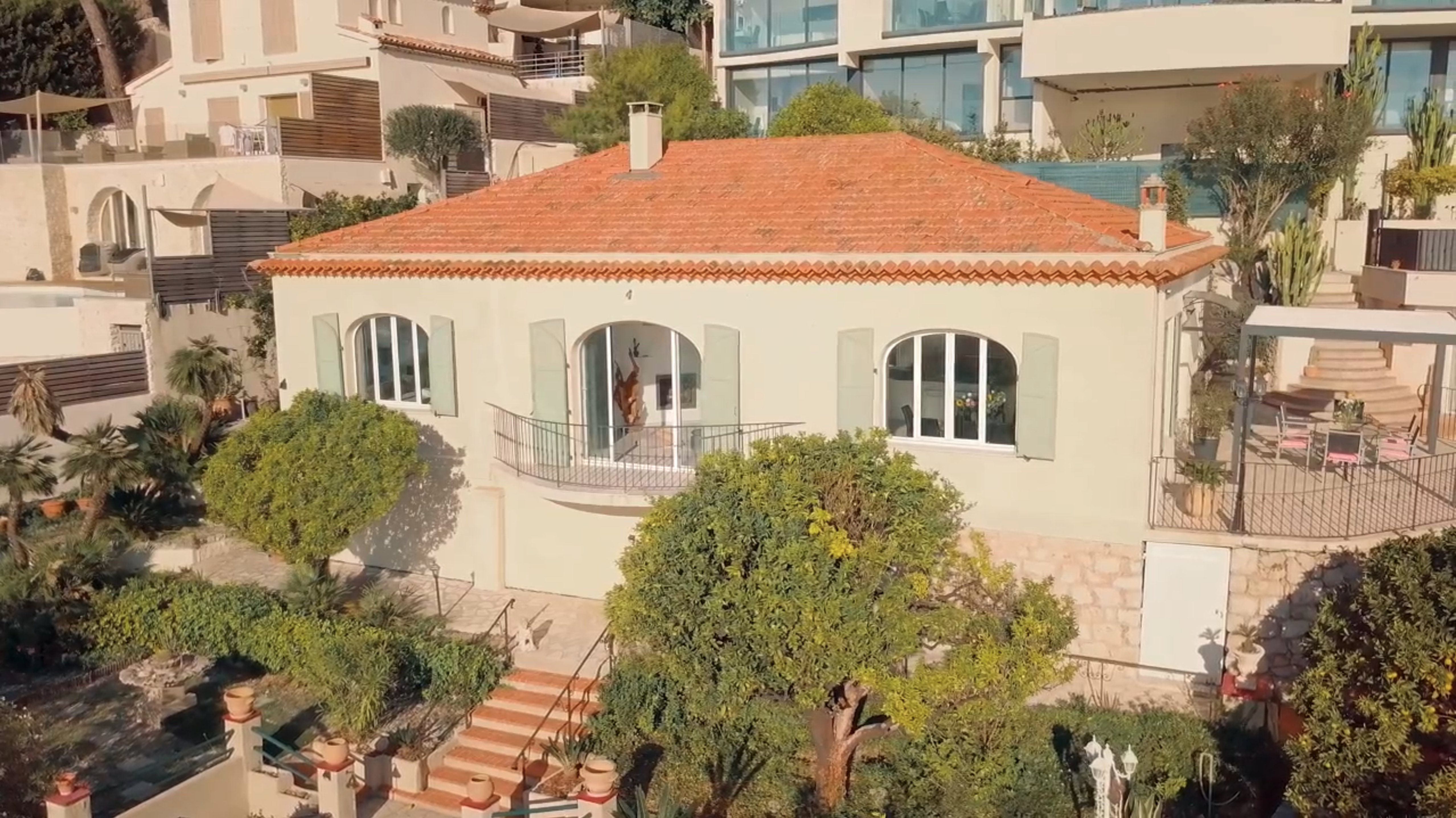 Writer: Villa Panorama French Riviera
