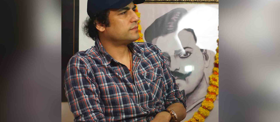 MEGASTAR AAZAAD PAYS TRIBUTE TO CHANDRASHEKHAR AZAD ON HIS 89th DEATH ANNIVERSARY AT PRAYAGRAJ