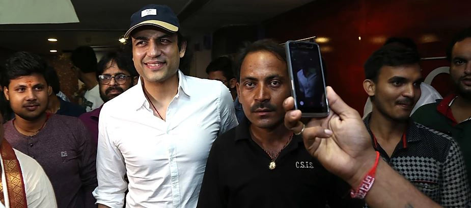 “வருக! வருக!! மெகாஸ்டார் ஆஸாத் (Megastar Aazaad) –வரவேற்கிறது தமிழகம்!