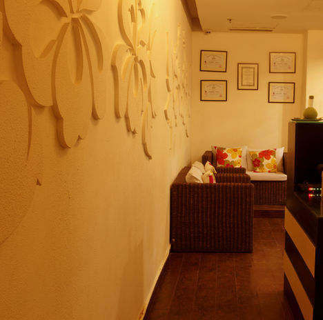 Luxury Thai spa design using wood and whites in saket, New Delhi