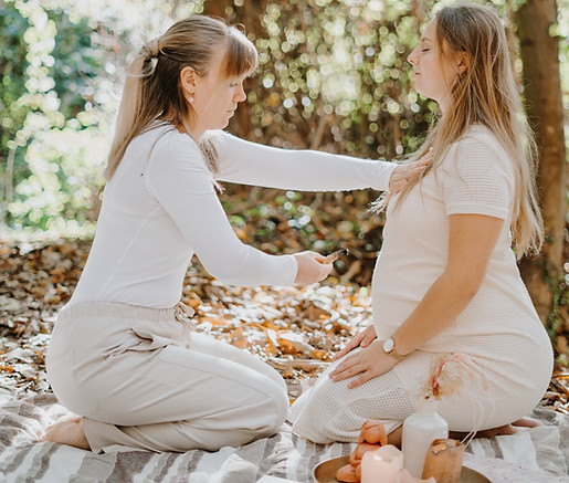 Mamies HR-173-Rituale-Massagen-für-Mütter-Südtirol-Soul-Birth-Doulas-Melanie-Marion-Passei