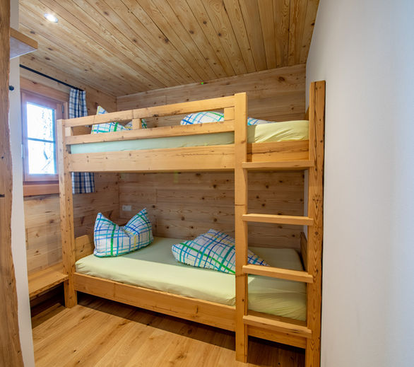 Ferienwohnungen Häuselerhof mit Frühstück im Ultental