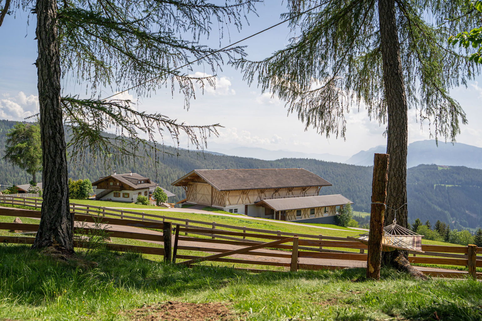 Haughof Ferienwohnungen in Vöran bei Hafling Bauernhof