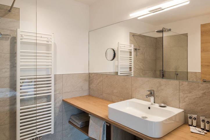 Ferienwohnung mit Schwimmbad und Frühstück abina in Lana