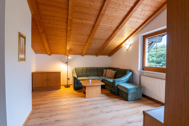 Apartment E für 2 Personen im Dachgeschoss