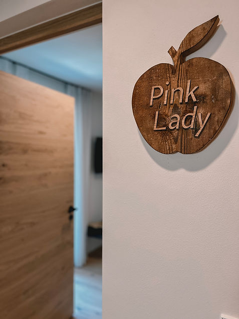 Pink_Lady_Apartments_Gisshübelhof_Lana_1-IMG_6998_jpg.jpg