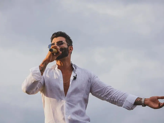 Cantor Gusttavo Lima tem prisão decretada em operação que investiga lavagem de dinheiro e envolvimento com jogos ilegais.