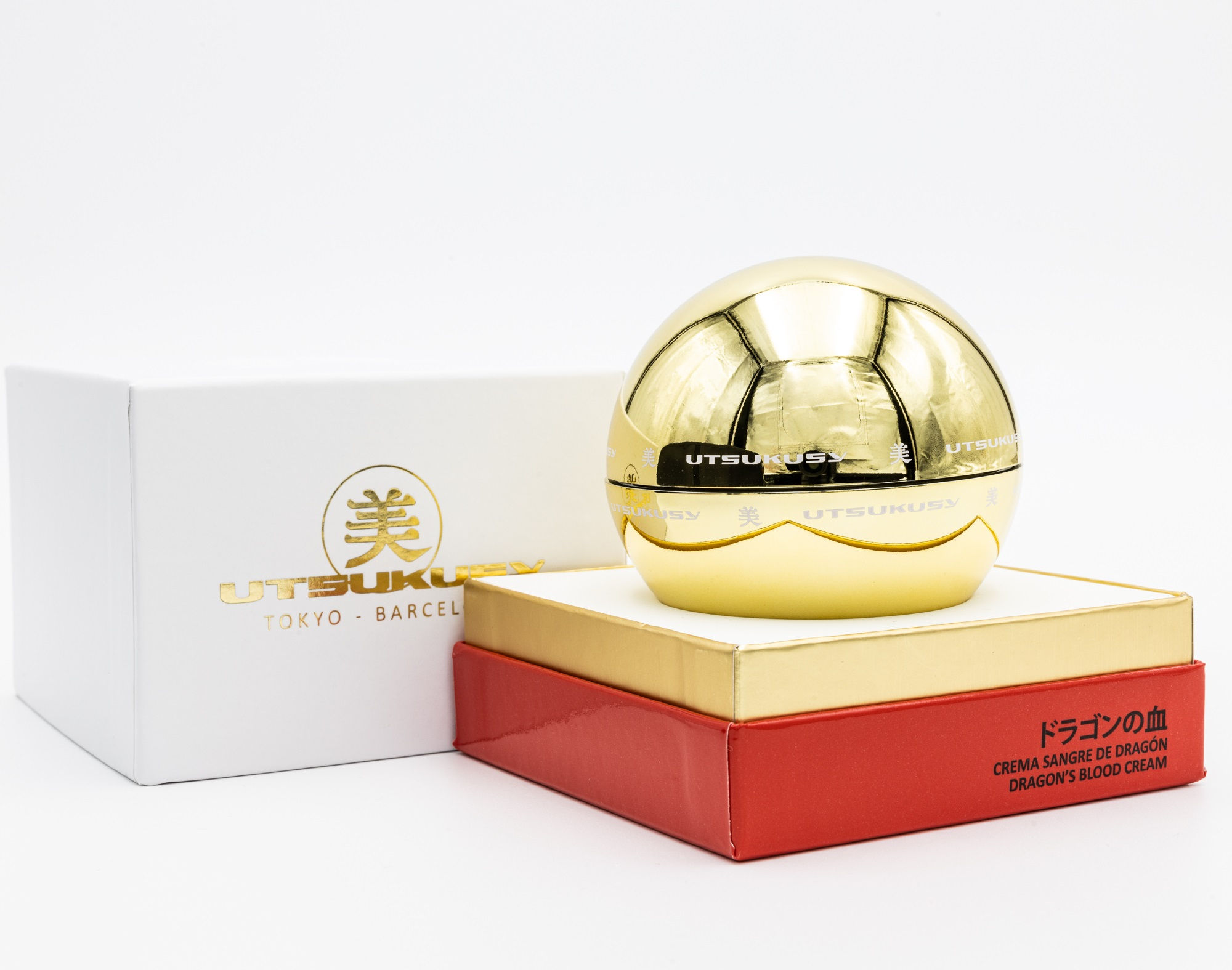 Crema Dragon Blood. Regenerante y antioxidante rellenador de arrugas. Sangre de dragón de Utsukusy. En calle Enguera 37, vale