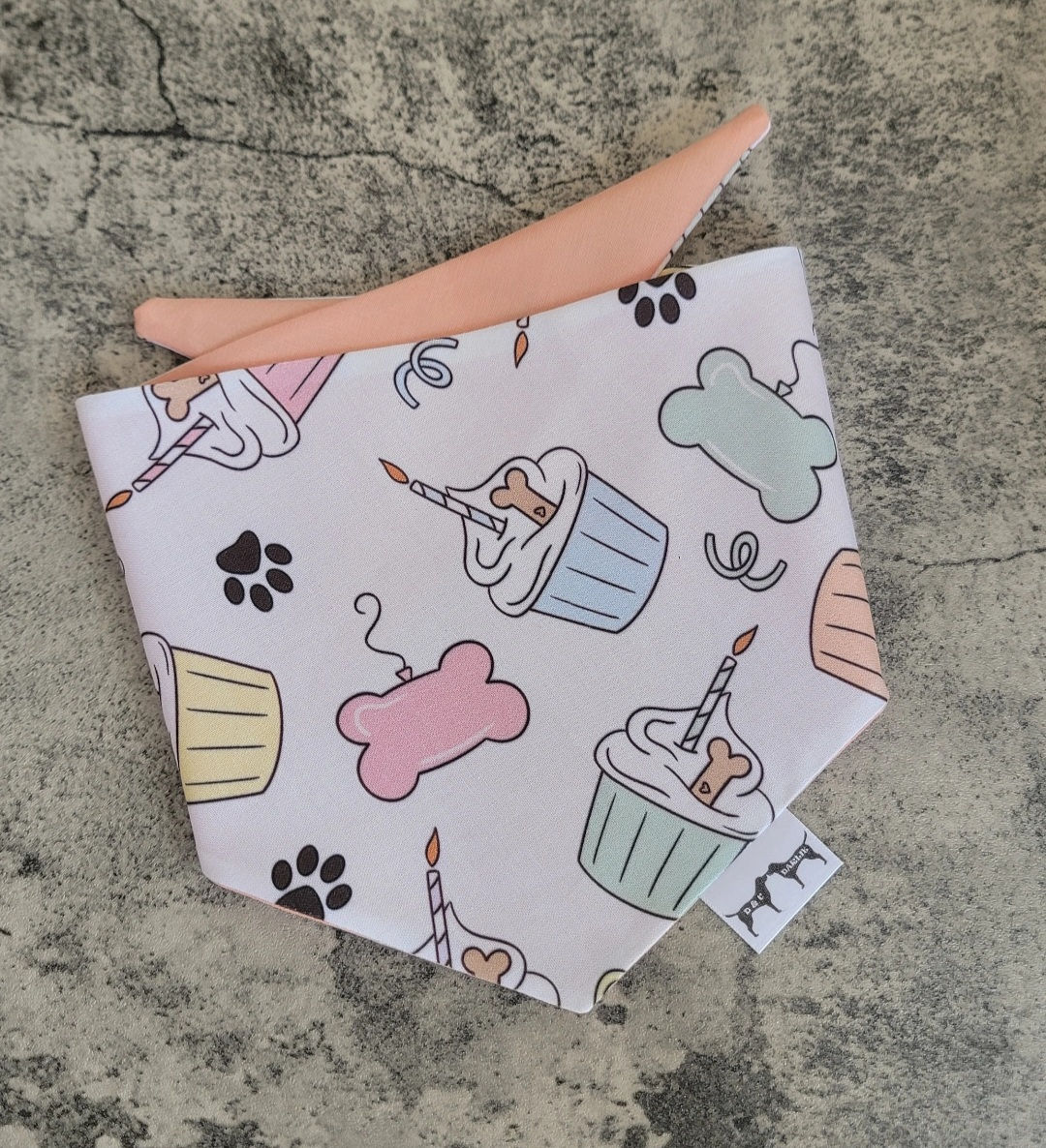 Tie On Pup Cakes