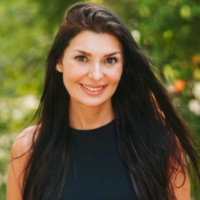 Adriana Pireli, Upnotch Mentor