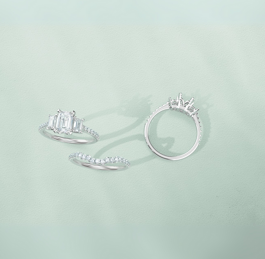 Pave setting for an engagement ring in white gold