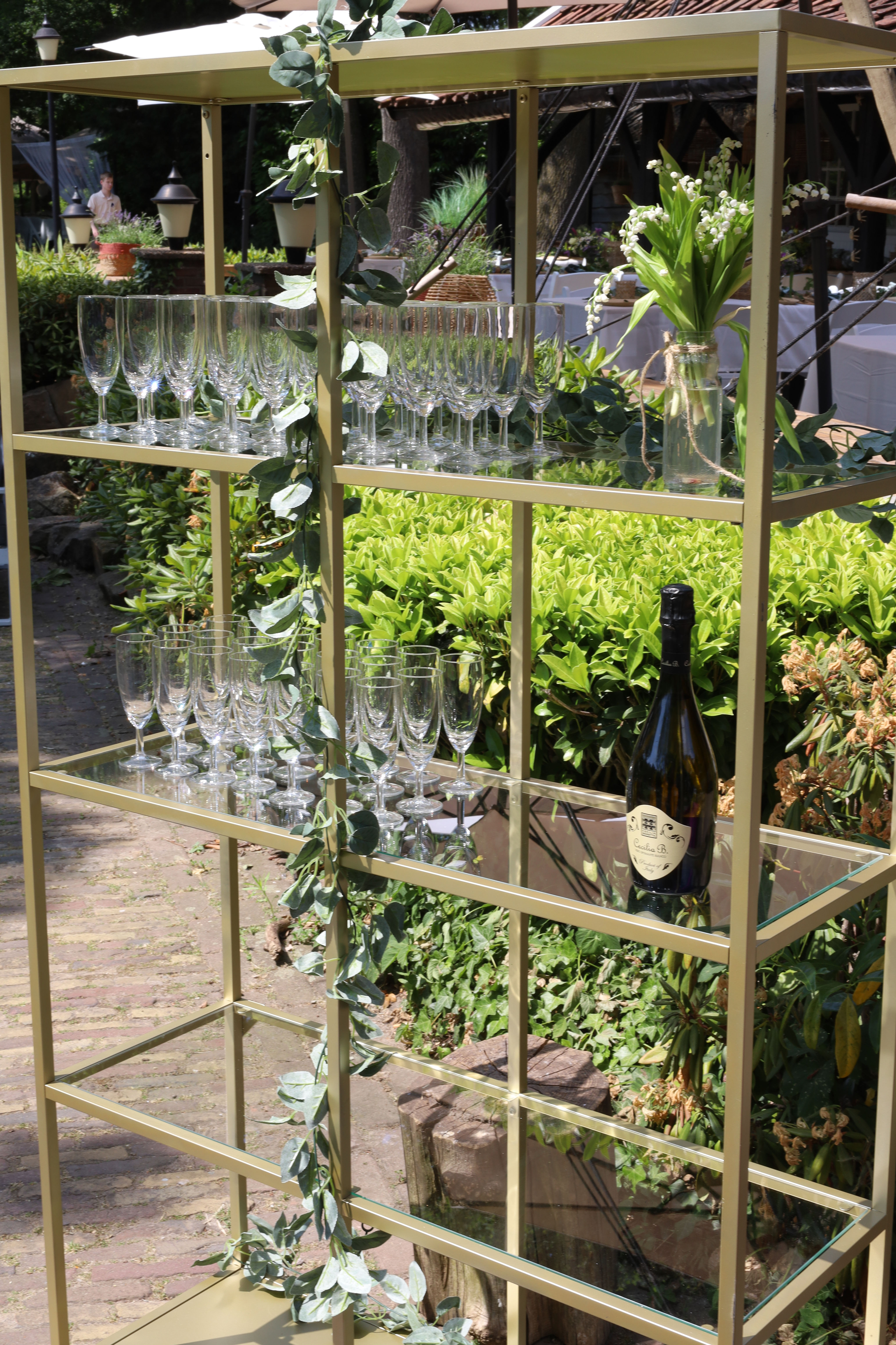 Display "Touch of Gold"