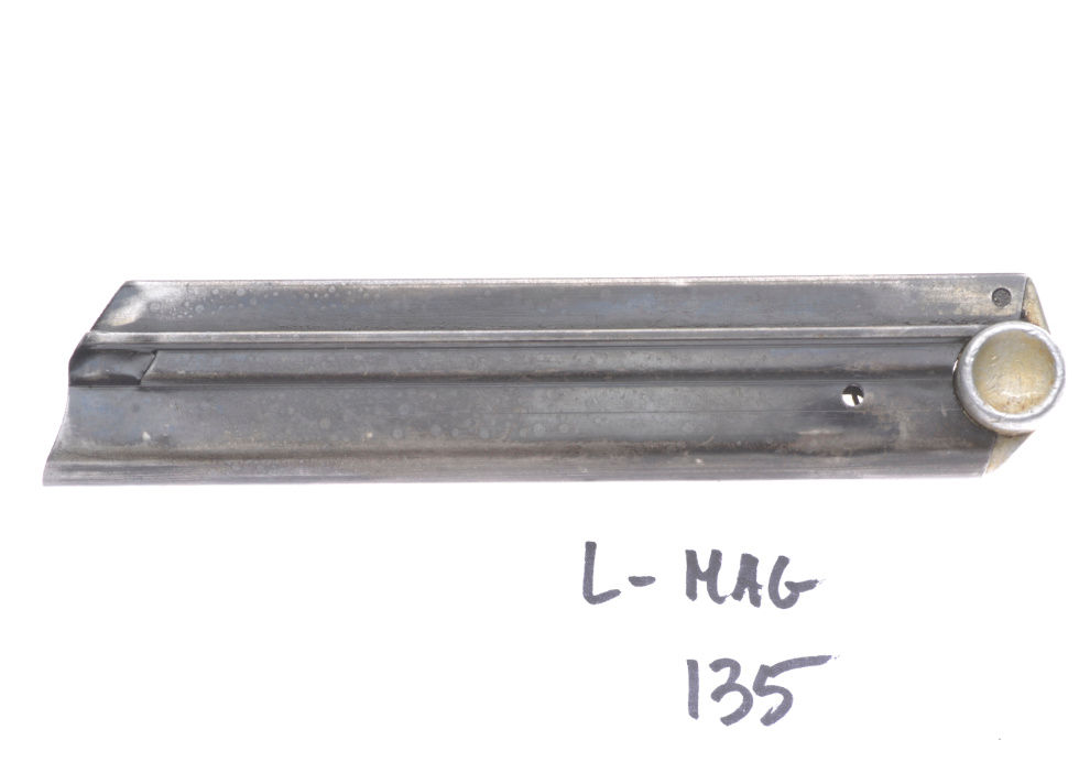 LMAG135 b