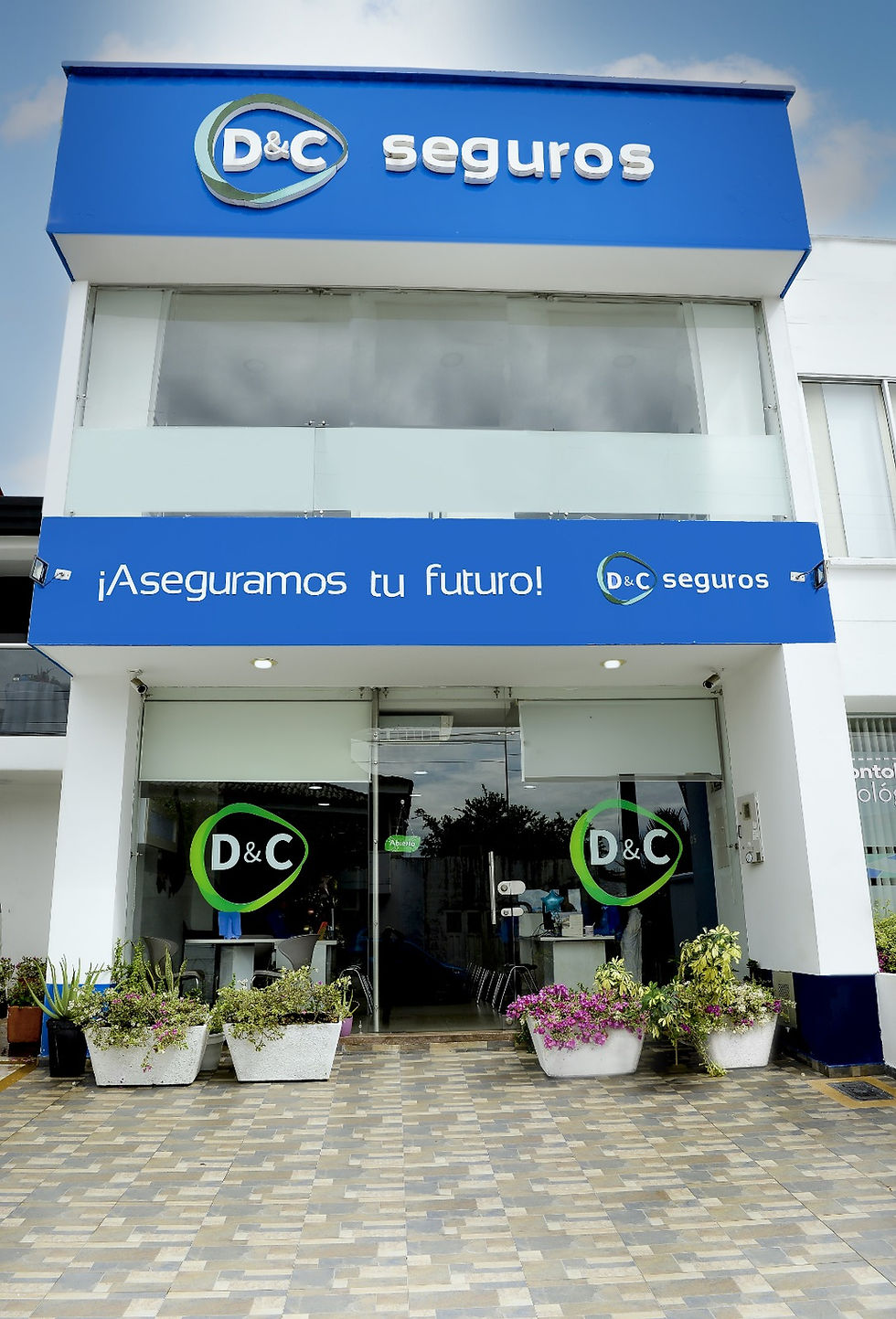 DYC SEGUROS, TU LUGAR SEGURO