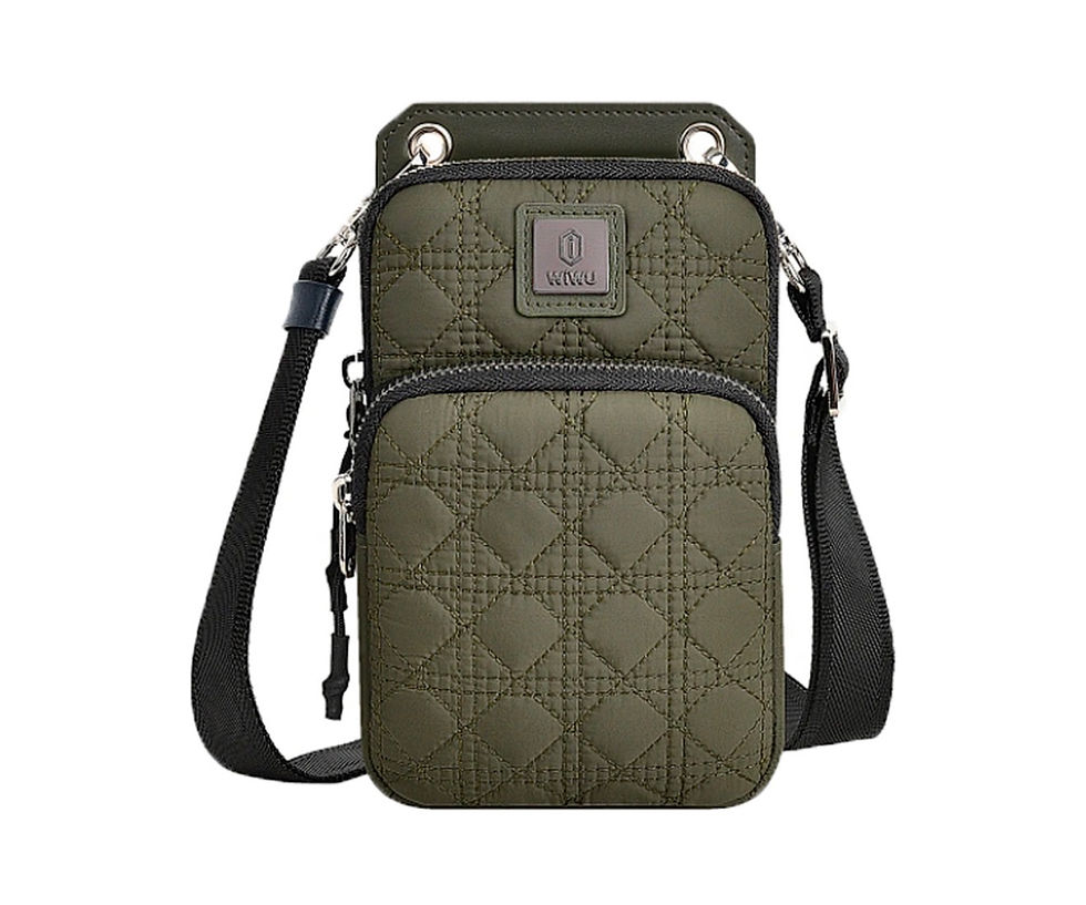 Bolsa Mini Crossbody Wiwu Verde com acabamento matelassê.