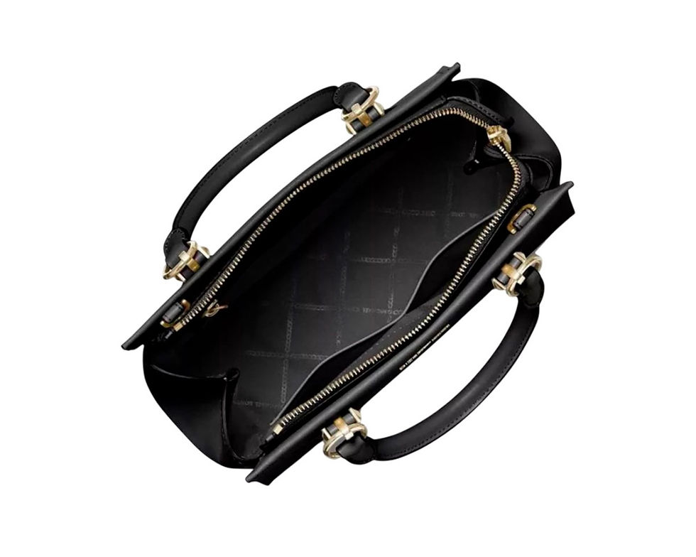Interior de bolsa Michael Kors preta com divisórias.
