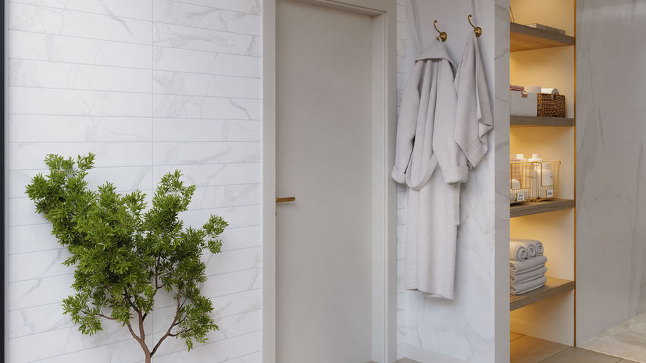 ___Magnifica_Calacatta Super White 4x24.jpeg