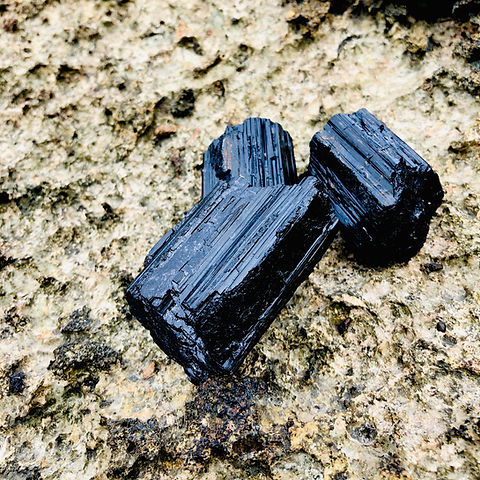 ブラックトルマリン　パワーストーン 原石 置物 Amazon | トルマリン 原石 電気石 日本産 福島県 石川町 石川