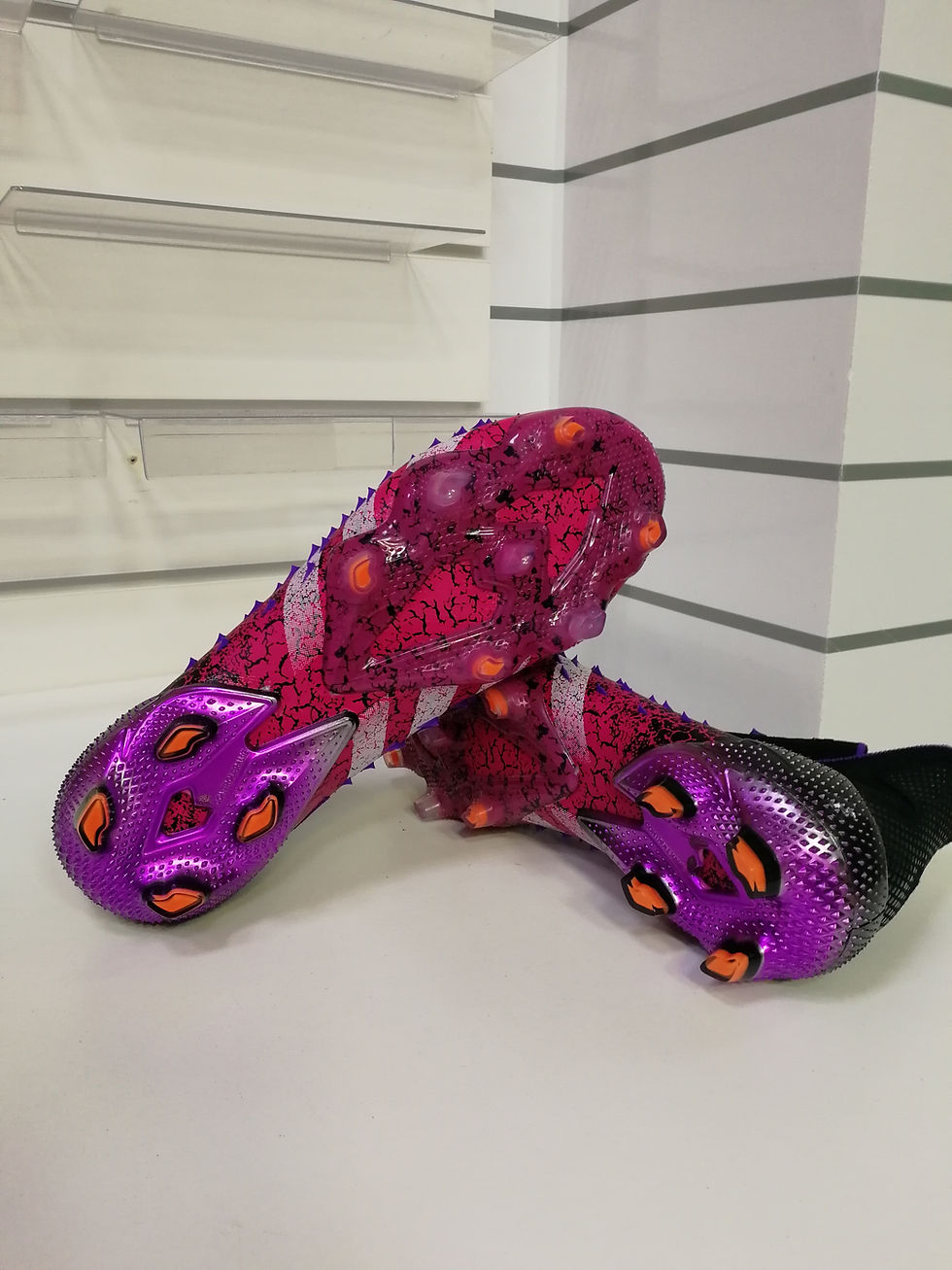 Миниатюра: Футбольные бутсы ADIDAS PREDATOR FREAK