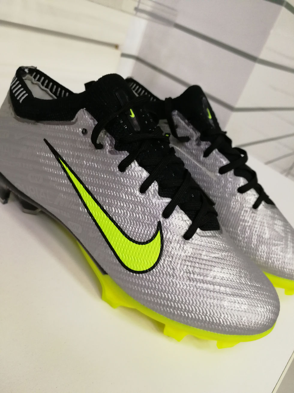 Миниатюра: Футбольные бутсы NIKE  MERCURIAL
